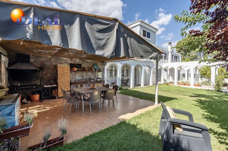 Foto 5b8b6127-602e-43d7-a798-34ca52cb5dbc. Chalet exclusiva casa premium en el parque del cubillas! en Albolote