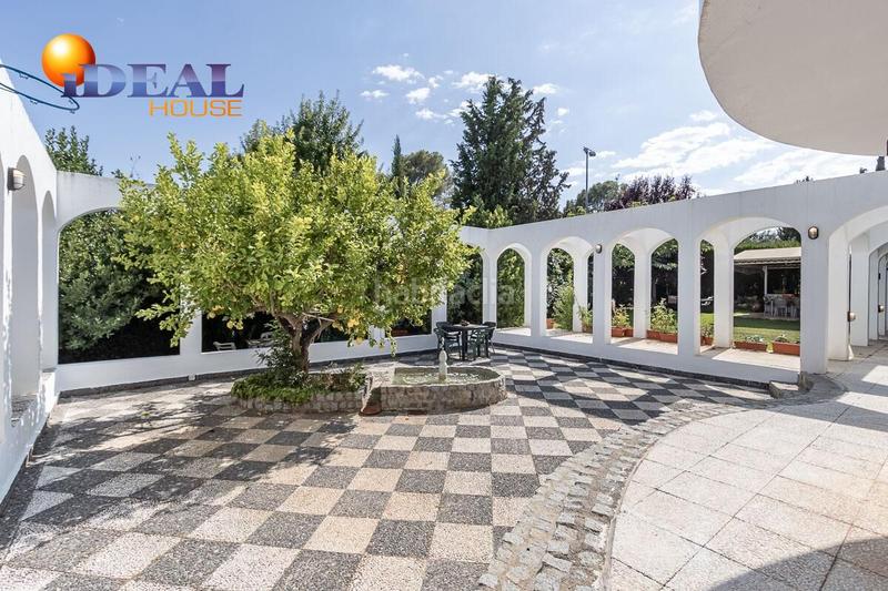 Foto cc68700c-6454-45d1-b406-2bd7580863e2. Chalet exclusiva casa premium en el parque del cubillas! en Albolote