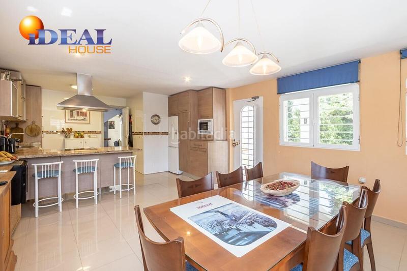 Foto f0c5c10b-4068-486b-90d1-1f6830de6a7c. Chalet exclusiva casa premium en el parque del cubillas! en Albolote