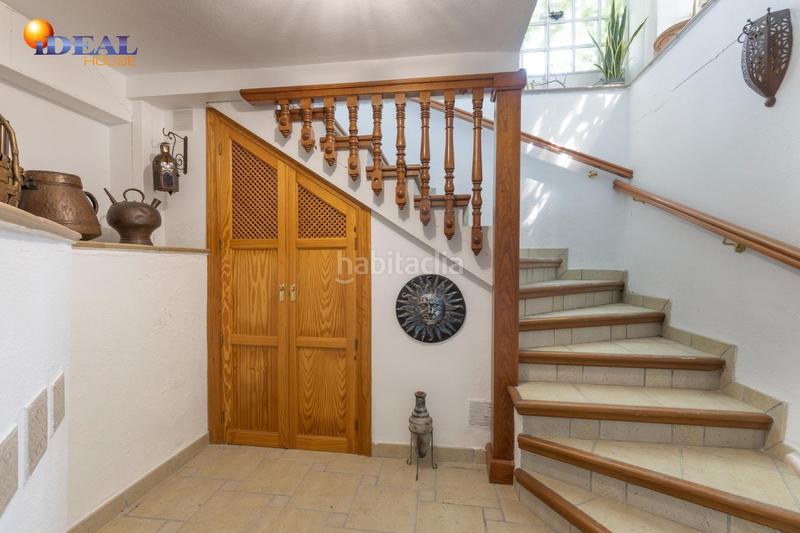 Foto 0fcb949b-144e-4c3d-8189-419c9437ae7e. Chalet magnifico chalet con amplios jardines y piscina en cortijo del aire! en Albolote