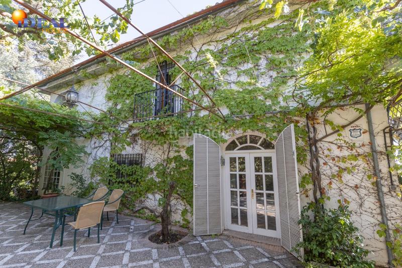 Foto 1715218e-3b7a-4a92-a682-26d11d124e76. Chalet magnifico chalet con amplios jardines y piscina en cortijo del aire! en Albolote