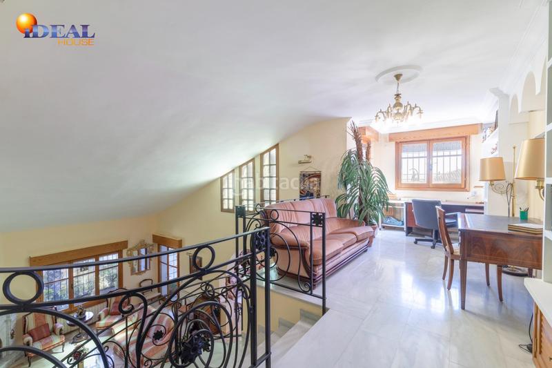 Foto 64563137-c724-44d9-bd12-825401b0ec2a. Chalet magnifico chalet con amplios jardines y piscina en cortijo del aire! en Albolote