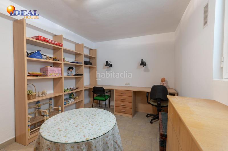 Foto 64804aa0-6864-47e9-8b59-f5b92fff4076. Chalet magnifico chalet con amplios jardines y piscina en cortijo del aire! en Albolote