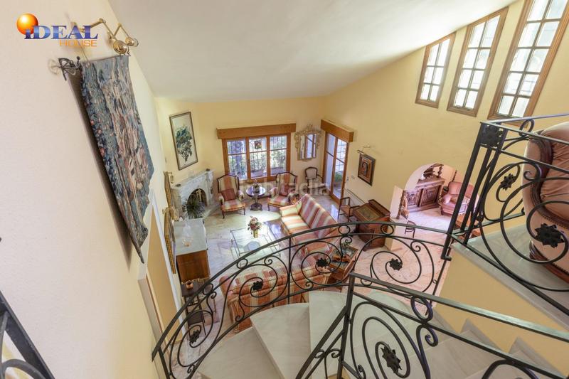 Foto 6832e320-b887-4e14-ae21-ad57d6b62c53. Chalet magnifico chalet con amplios jardines y piscina en cortijo del aire! en Albolote