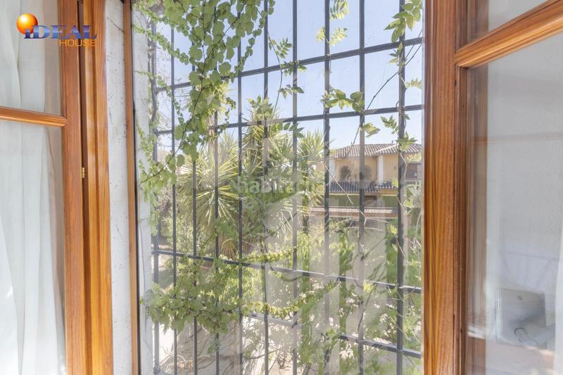 Foto 9cfd845a-40a0-40d4-9cbc-2c28ef0062d4. Chalet magnifico chalet con amplios jardines y piscina en cortijo del aire! en Albolote