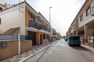 Casa aparellada a Huétor Tájar. Huétor tájar. venta nueva.
