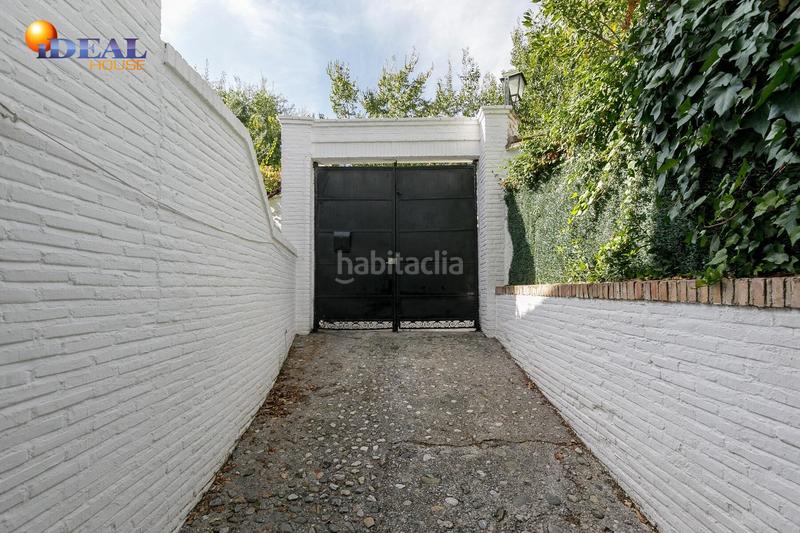 Foto bad1ba30-3784-48f3-aac5-a1823c8e7954. Chalet carmen en el corazón del albaycin con cochera en Granada