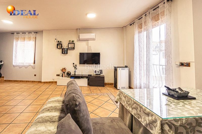 Foto 792773d8-ef57-4b62-a14e-f6817b9016cc. Casa  con negocio en Montillana
