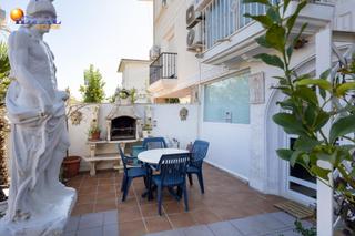 Casa aparellada  Calle de la gallomba. Casa pareada con piscina en zona muy tranquila de gojar barranco