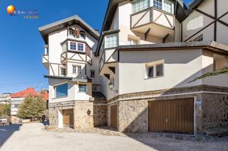 Àtic a Zona media. Vivienda con garajes en sierra nevada zona media  baja
