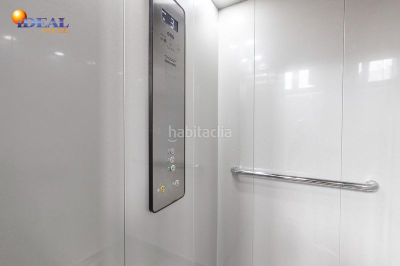 Foto 6b18b282-2912-4622-a140-fa6853103967. Ático oportunidad única en el corazón ! en Centro - Sagrario Granada