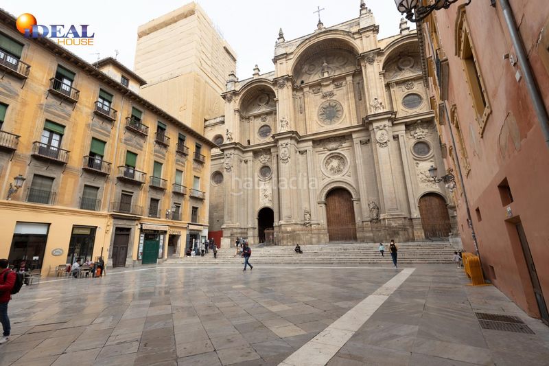 Foto 8a932b0e-1e33-48d3-b840-a942d22dd9aa. Ático oportunidad única en el corazón ! en Centro - Sagrario Granada
