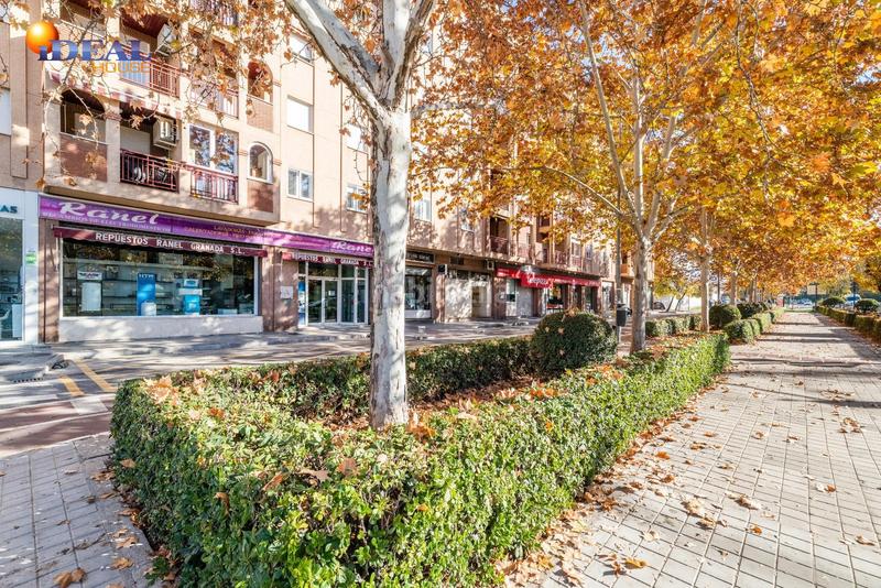 Foto 88014900-88f7-4b97-aa13-683f82d6116a. Locale commerciale in calle pdta francisco javier cob 18 in Granada