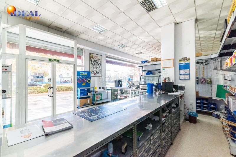 Foto f3ccc14a-d1ed-4549-b077-4724c73f732b. Locale commerciale in calle pdta francisco javier cob 18 in Granada