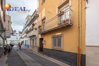 Casa a Bola de Oro. Casa de 3 plantas a un paso del centro