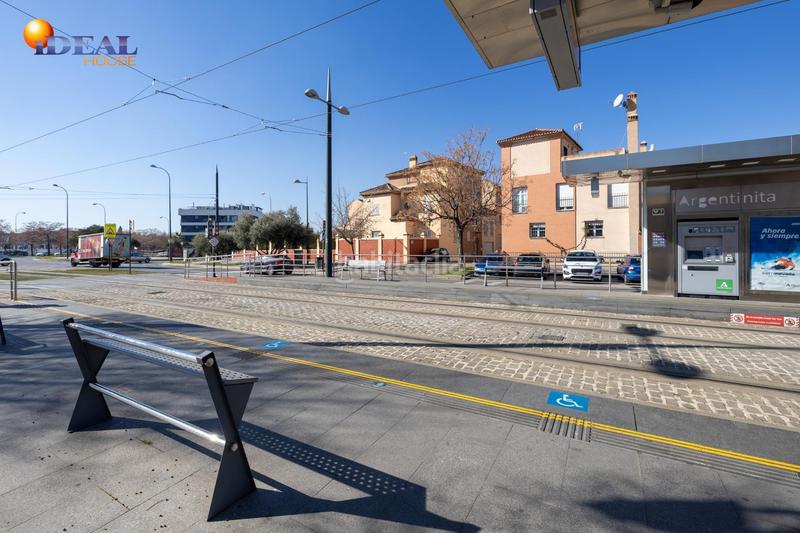 Foto 4c559b72-e953-4cba-a57d-8631c281d68d. Casa adosada espectacular casa ubicada en el exclusivo barrio de albayda, diseñada con una distribución funcional en Granada