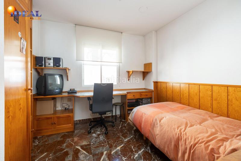 Foto 6d5c552a-21d6-48bf-974a-756a33706761. Casa adosada espectacular casa ubicada en el exclusivo barrio de albayda, diseñada con una distribución funcional en Granada