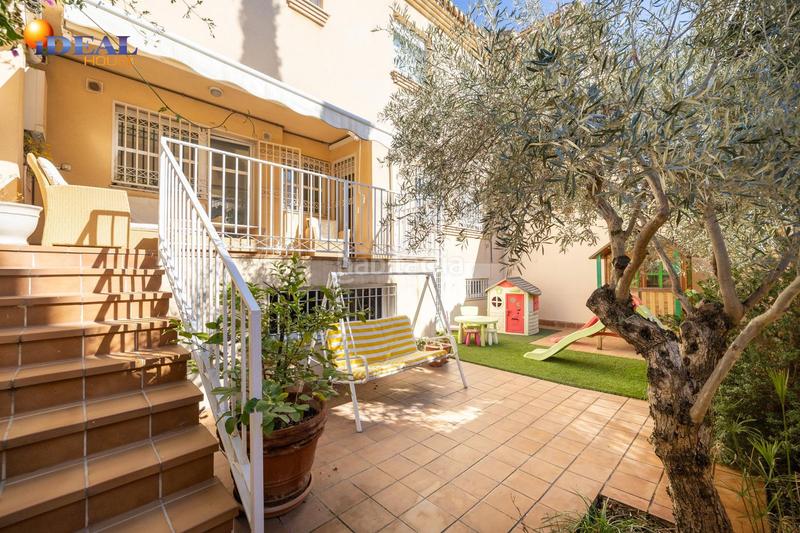 Foto 72e9733f-b19d-470c-8c2a-1a6ee6da26c7. Casa adosada espectacular casa ubicada en el exclusivo barrio de albayda, diseñada con una distribución funcional en Granada