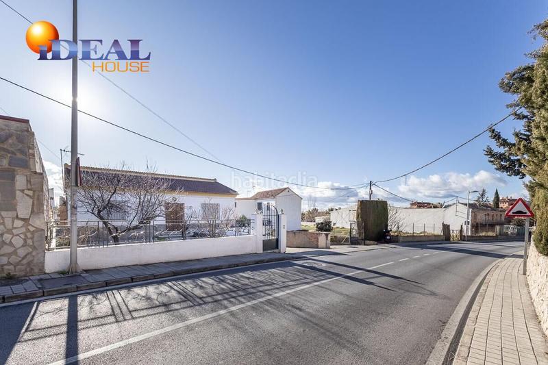 Foto c2434329-3906-4e28-8cfa-01e4c77b2a75. Casa chalet en una sola planta con parcela en el barrio en Monachil