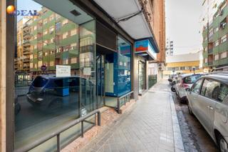 Local Comercial en Calle DOCTOR CASTROVIEJO
