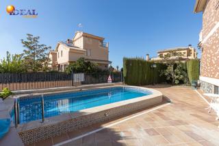 Casa a Cájar. Chalet independiente en cájar