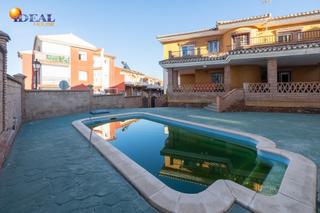 Casa  Calle paraguay. Vive en una casa independiente con piscina y todas las comodidad