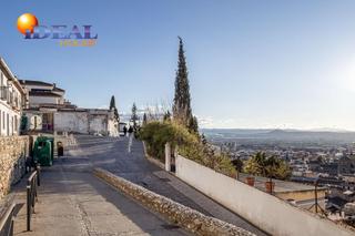 Residential Plot in Carril de la lona 16. Solar en el albaycin con proyecto