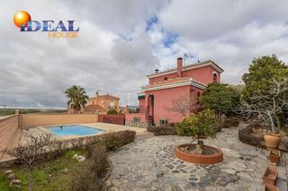 Chalet en Calle oporto 40. Chalet en viñas del rey, otura