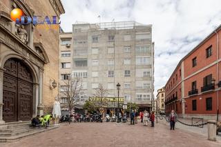 Piso en San Matías - Realejo. Amplio piso en plaza de las descalzas