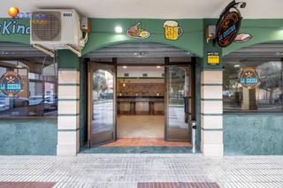 Geschäftsraum in Maracena. Oportunidad única! bar cafeteria equipado con terraza en ubicaci