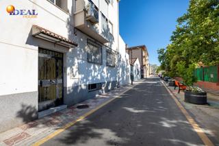 Apartament a Avda. De los Ogíjares. Bonito piso en armilla !!!!