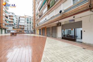 Local Comercial en Calle ALMUÑECAR