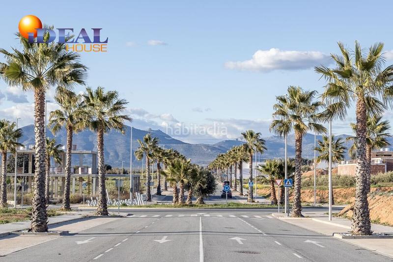 Foto 1bfbd0d1-cfc0-4c0a-aff0-769a24a3fdff. Wohngrundstück in calle katherine freese 15 in Calicasas