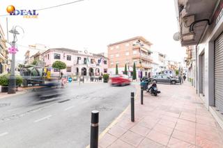 Local Comercial a De la fuente 1. Oportunidad única local comercial en pleno centro de peligros
