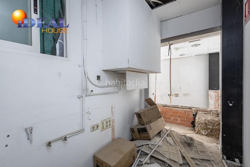 Foto b4906326-ac35-4541-9f3f-a0d60318f416. Local comercial local en carrera de la virgen en San Matías - Realejo Granada