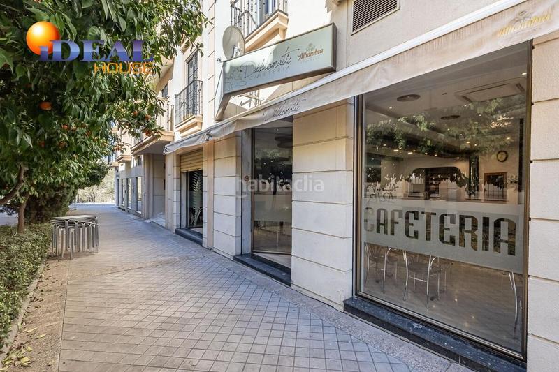 Foto 219e5411-5a82-407d-8799-193c2f50f7ee. Local comercial a calle rector lopez argueta 23 a Granada