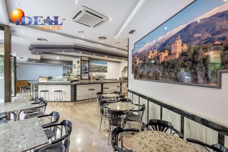 Foto 663d2969-80ea-407c-ae69-6422418d0aa8. Local comercial a calle rector lopez argueta 23 a Granada