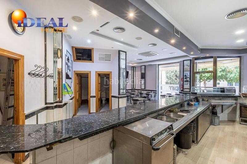 Foto 951cb381-70cb-4937-8c65-4d046a0183fd. Local comercial a calle rector lopez argueta 23 a Granada