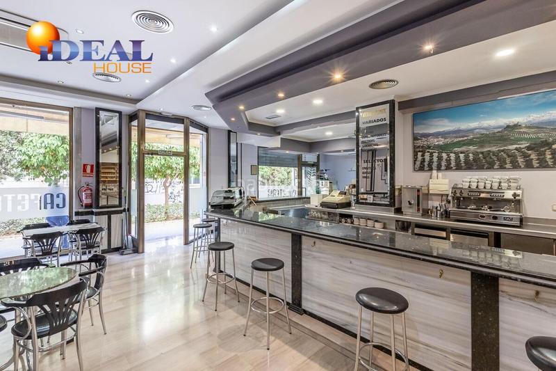 Foto 964b9da6-85c5-4df4-a1a4-7395e1b6e640. Local comercial a calle rector lopez argueta 23 a Granada