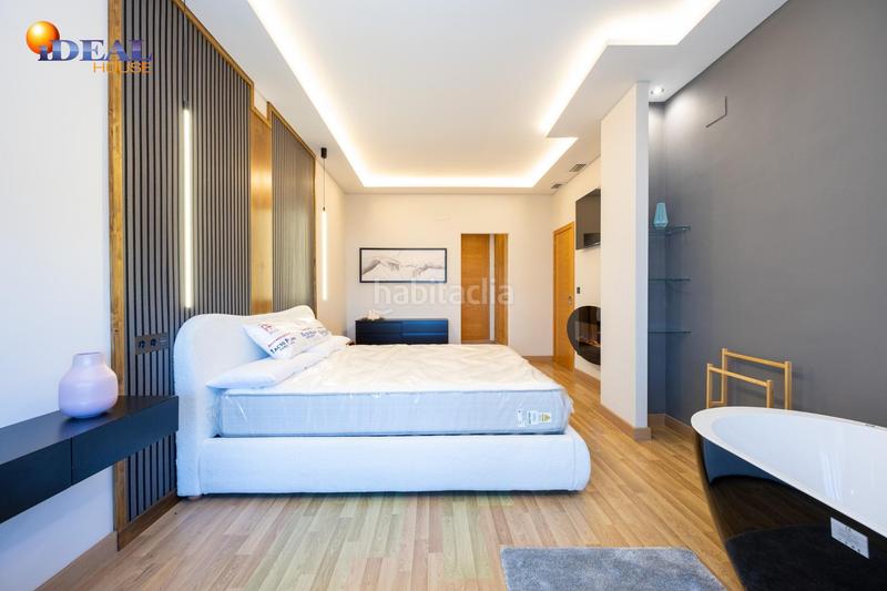 Foto a2aced40-b5c4-48f0-9693-2bc2fa1398a5. Àtic amb aparcament piscina a Campus de la Salud Armilla