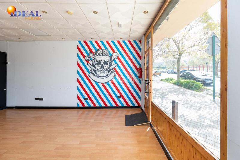 Foto 683cd5a9-6072-499d-a496-b54601502d8a. Local comercial a parque nueva Granada Granada