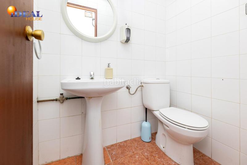 Foto 8dde7242-34b5-4e13-a153-40764184b44d. Local comercial a parque nueva Granada Granada