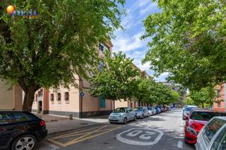 Piano terra in Barrio de Zaidín. Piso con licencia turística junto plaza del ángel  zaidin  grana