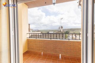 Casa adossada a Calle málaga 23. Espaciosa casa en venta en el padul