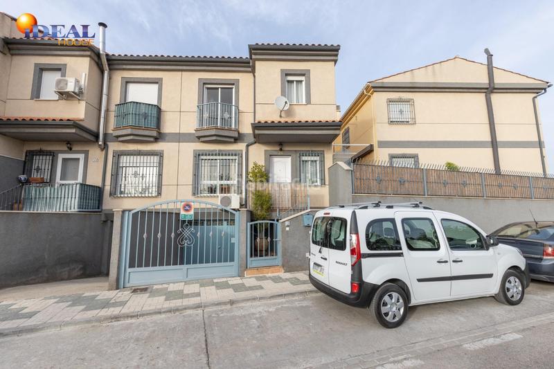 Foto 8c9eb591-d4d9-43f2-b699-074f44c68ae3. Casa adosada casa en venta , granada lista para entrar a vivir en Maracena