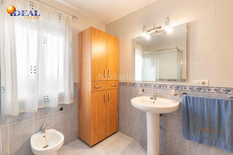 Foto da071d48-a435-4b66-8a58-3b82fb676246. Casa adosada casa en venta , granada lista para entrar a vivir en Maracena