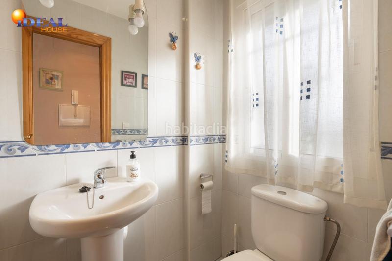 Foto e309caee-889c-4821-9053-5d902896f680. Casa adosada casa en venta , granada lista para entrar a vivir en Maracena