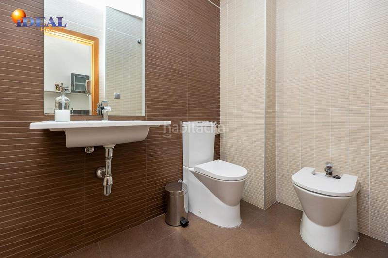 Foto 3aa8fb2e-b327-4c2a-ade1-d19c8e629033. Local commercial dans Campus de la Salud Granada