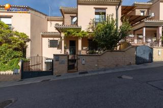 Casa a schiera  Calle estrella. Oportunidad en la zubia.granada
