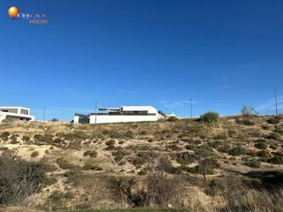 Residential Plot in Calle rio cubillas 68. El solar perfecto para vivir en armonía.